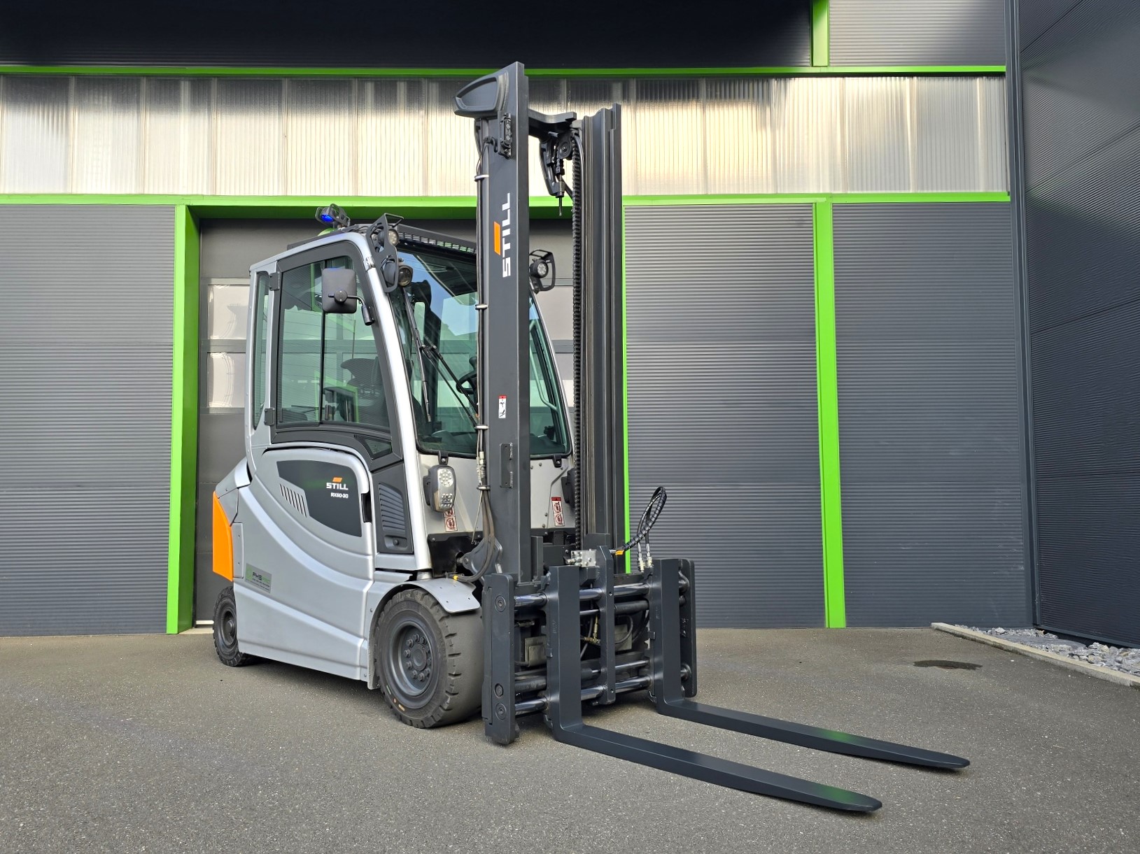 Viličar STILL RX60-30L-Obnovljen-Kabina-Pozicioner-Baterija 102%