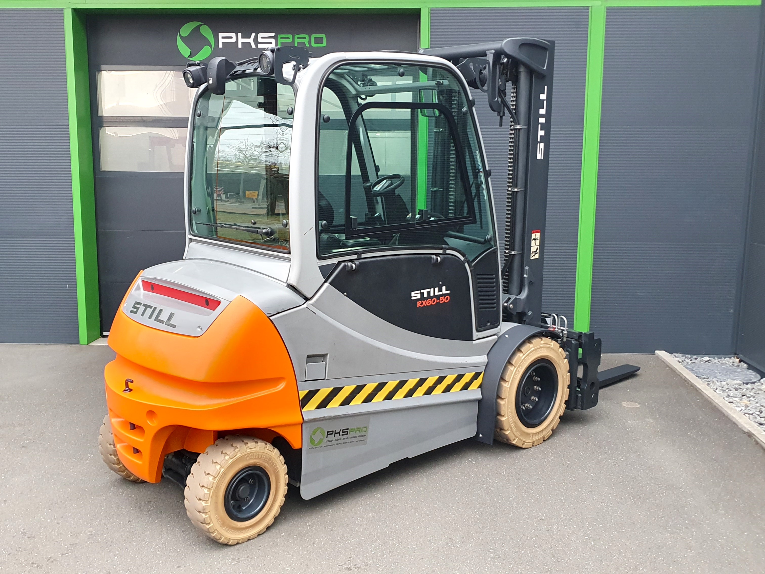 Viličar STILL RX60-50-Obnovljen-Kabina-Pozicioner-Baterija 82%