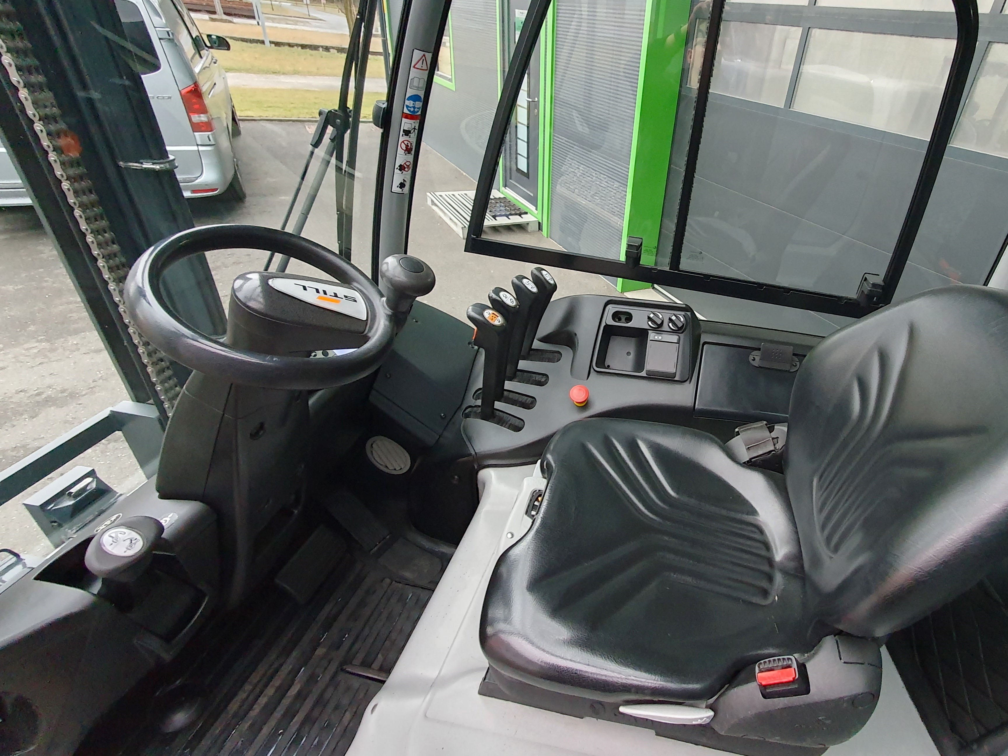 Viličar STILL RX60-50-Obnovljen-Kabina-Pozicioner-Baterija 82%