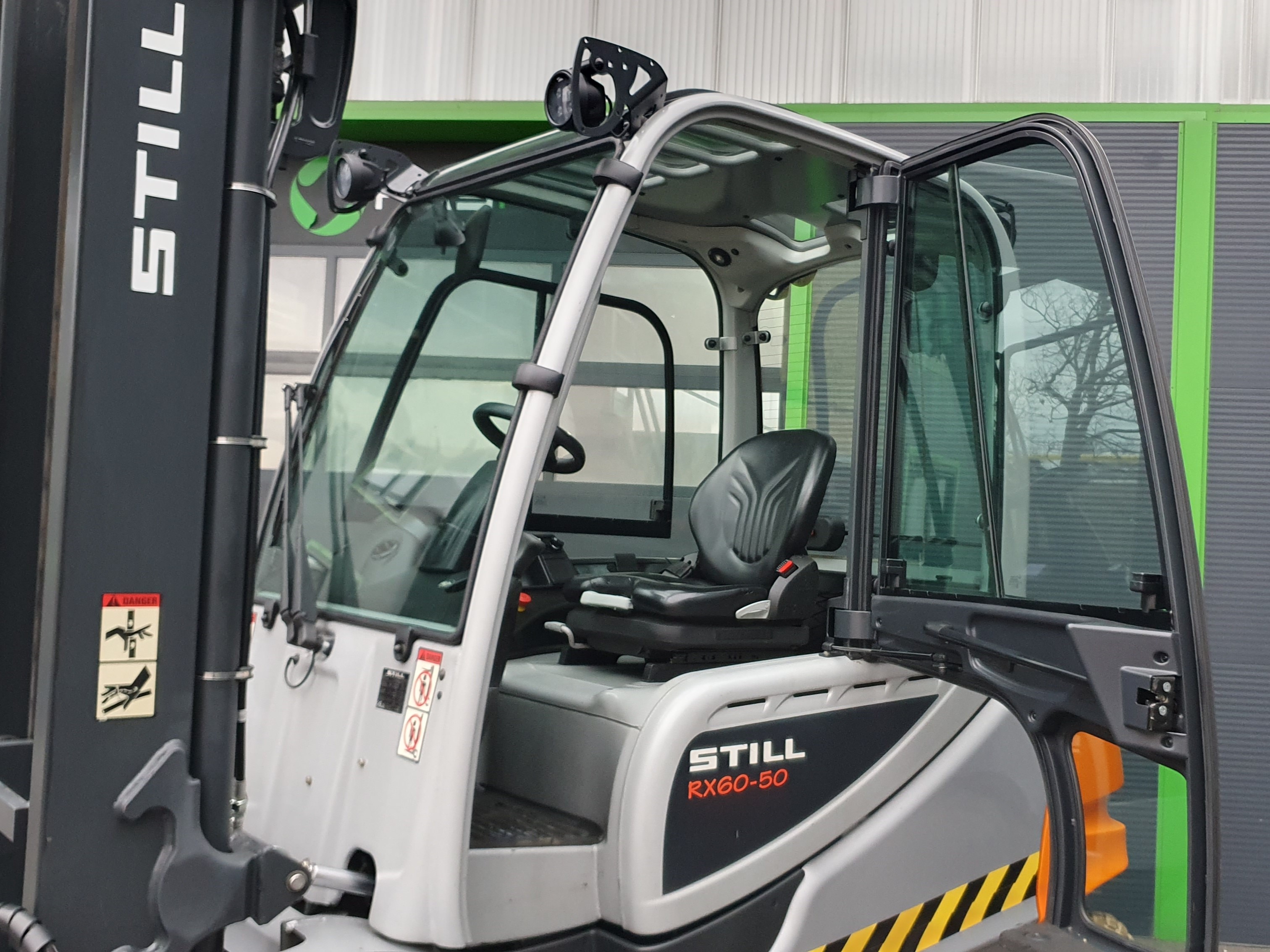 Viličar STILL RX60-50-Obnovljen-Kabina-Pozicioner-Baterija 82%